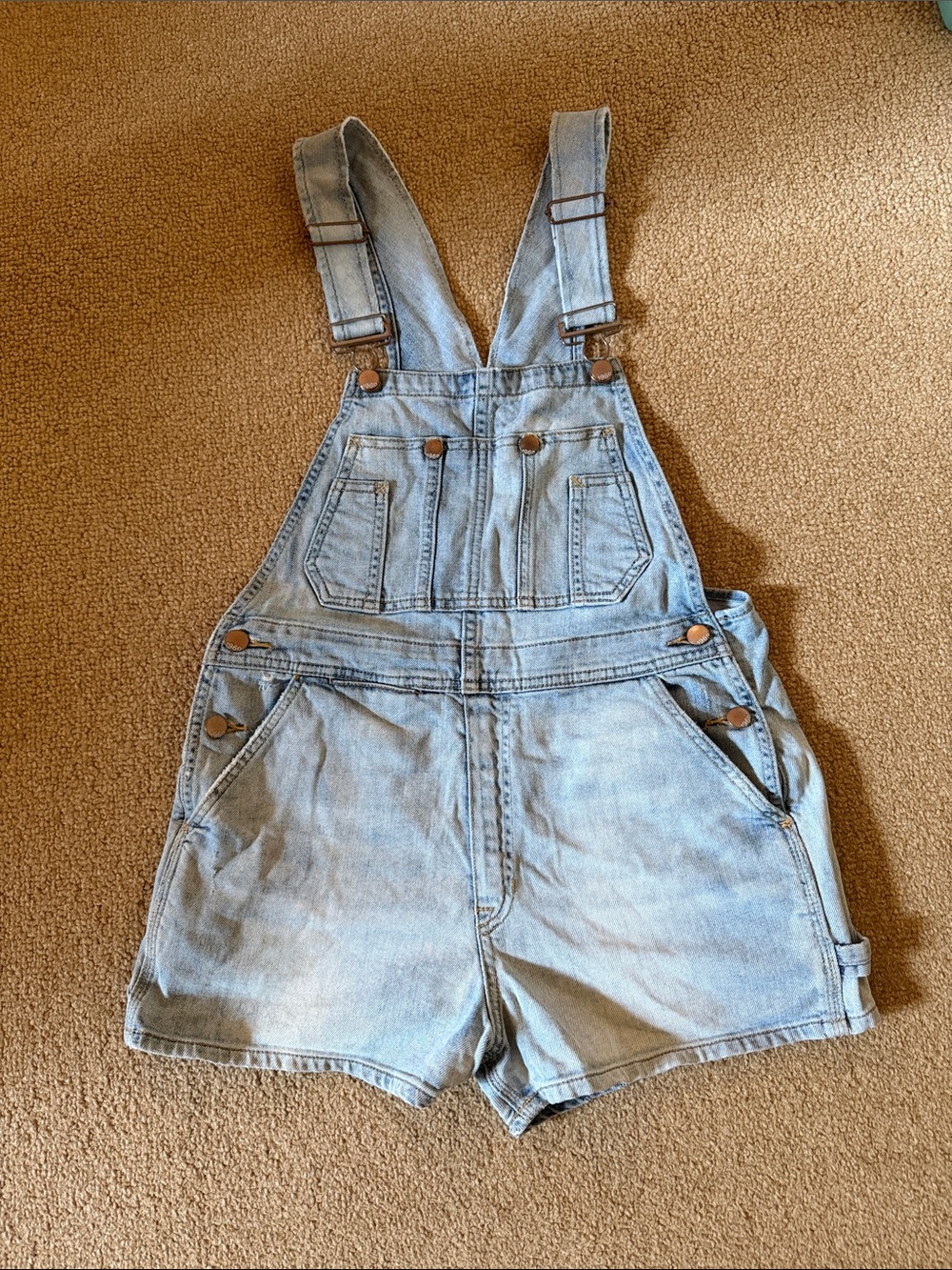 Gap Light Wash Denim Short Overalls | XS Petite